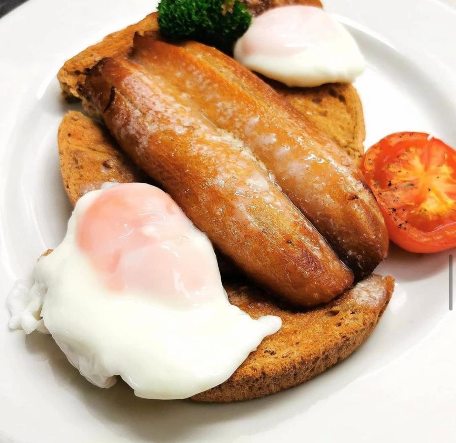 The Fylingdales Inn ロビン・フッズ・ベイ エクステリア 写真