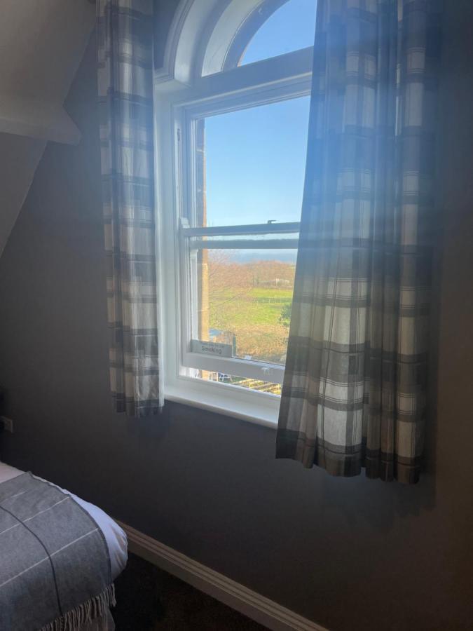 The Fylingdales Inn ロビン・フッズ・ベイ エクステリア 写真