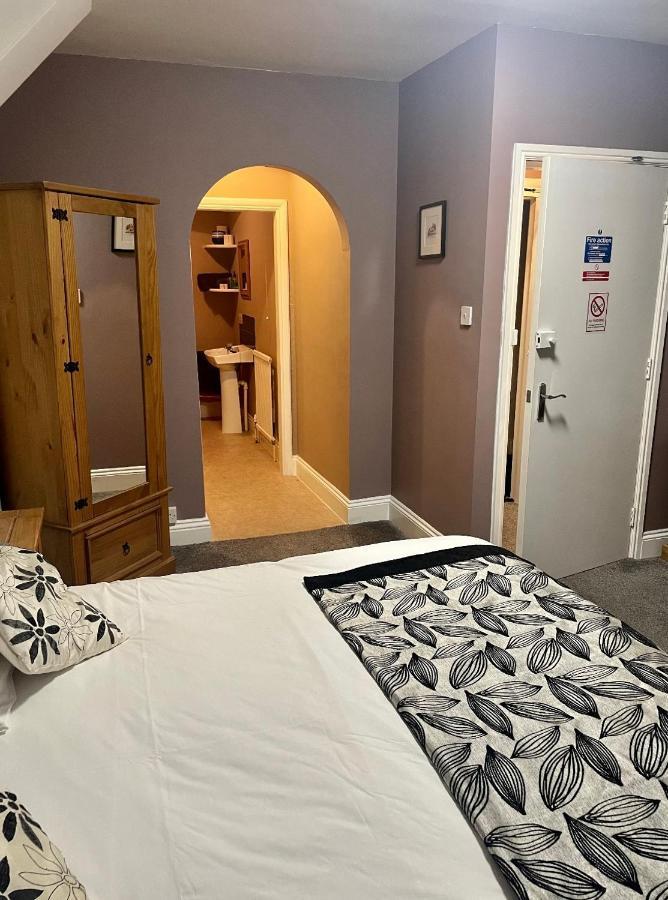 The Fylingdales Inn ロビン・フッズ・ベイ エクステリア 写真