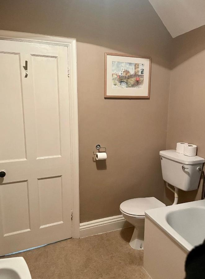 The Fylingdales Inn ロビン・フッズ・ベイ エクステリア 写真